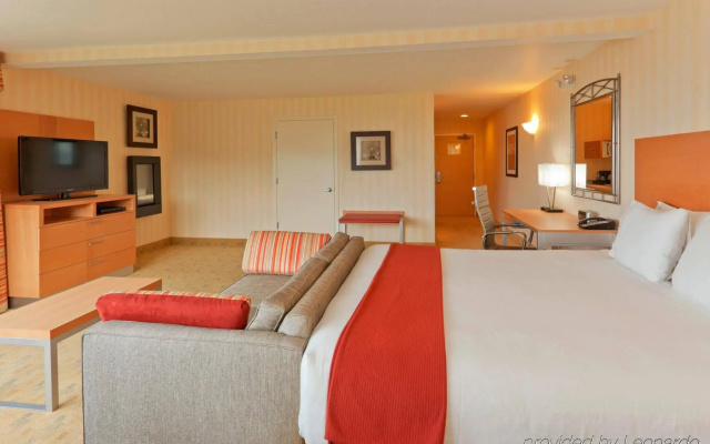 photo 5 of Fairfield Inn & Suites by Marriott San Francisco Pacifica