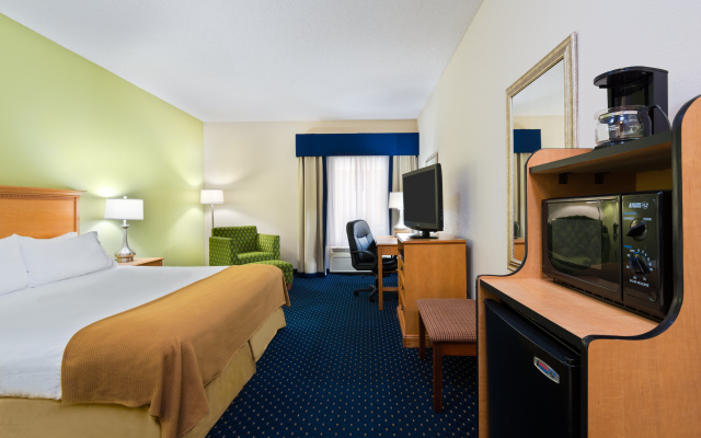 photo 3 of Holiday Inn Express Hotel & Suites Richmond North Ashland by IHG