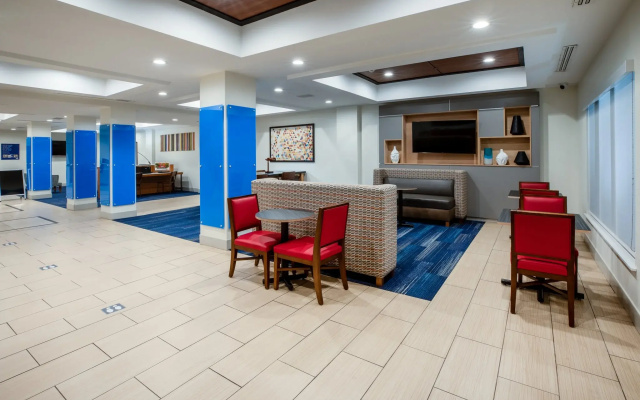 photo 2 of Holiday Inn Express & Suites Rockport - Bay View by IHG