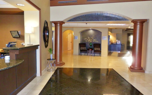 photo 2 of Holiday Inn Express Hotel & Suites San Pablo - Richmond Area by IHG