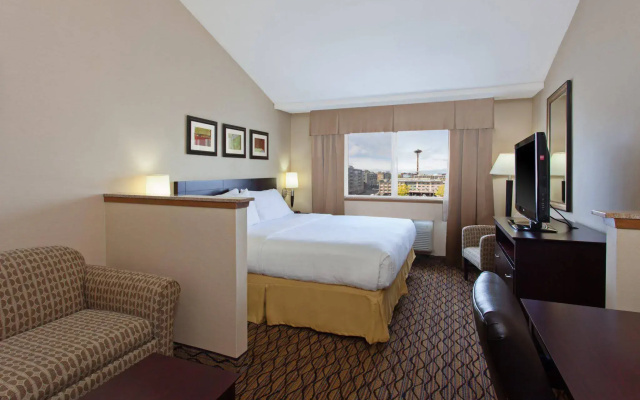 photo 3 of Fairfield Inn & Suites by Marriott Seattle Downtown/Seattle Center