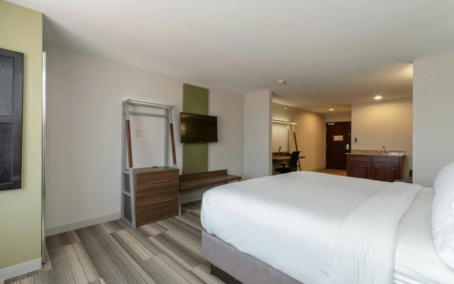 photo 3 of Holiday Inn Express Hotel & Suites South Bend by IHG