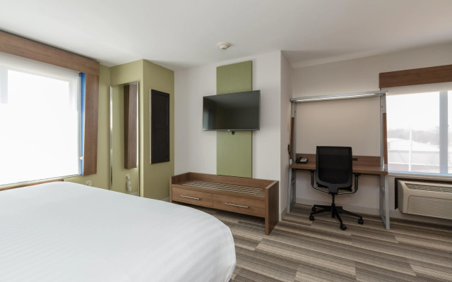 photo 4 of Holiday Inn Express Hotel & Suites South Bend by IHG