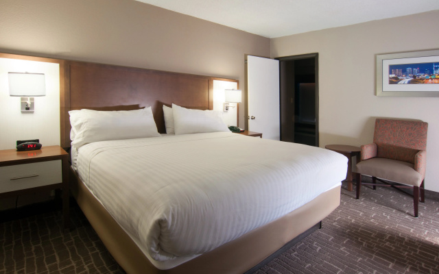 photo 3 of Holiday Inn Express Hotel & Suites Spence Lane by IHG