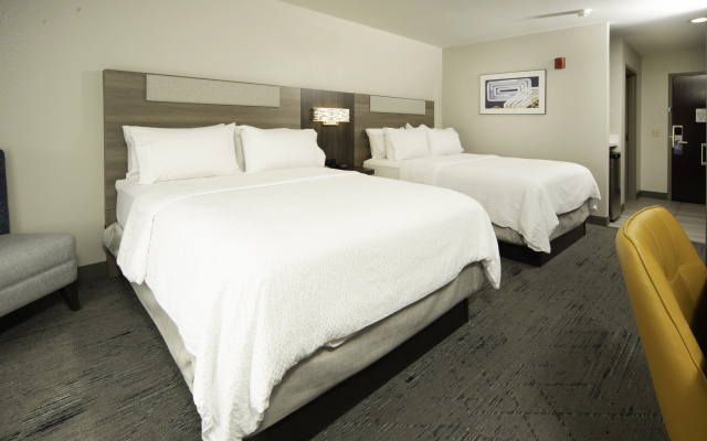 photo 2 of Holiday Inn Express Hotel and Suites St. Charles by IHG