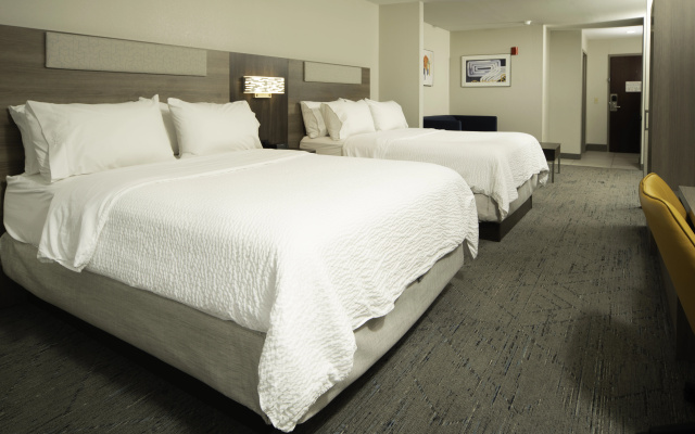 photo 3 of Holiday Inn Express Hotel and Suites St. Charles by IHG