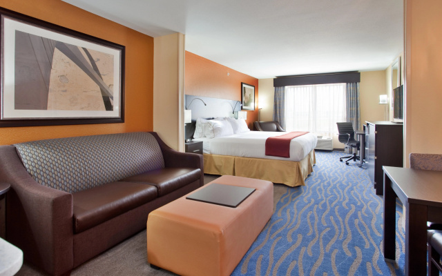photo 3 of Holiday Inn Express & Suites St Louis Airport by IHG