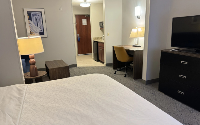 photo 5 of Holiday Inn Express Hotel & Suites St. Paul-Woodbury by IHG