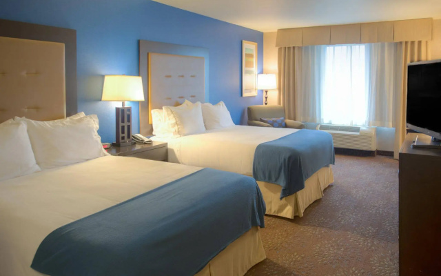 photo 4 of Holiday Inn Express & Suites Tacoma Downtown