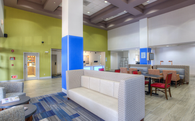 photo 2 of Holiday Inn Express & Suites Tempe by IHG