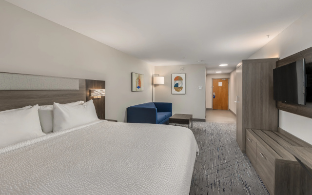 photo 5 of Holiday Inn Express Hotel & Suites Vancouver Mall by IHG