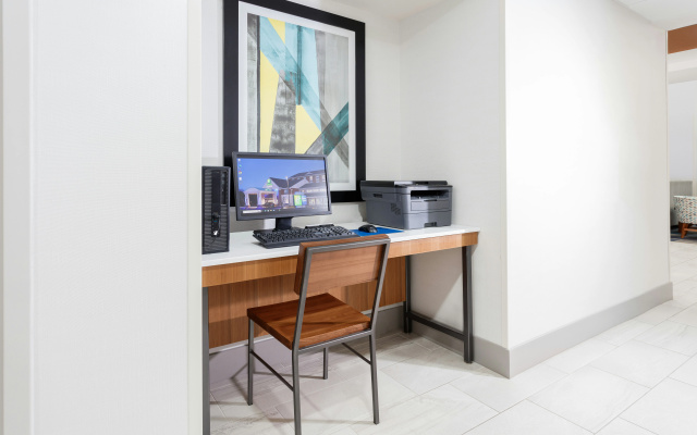 photo 3 of Holiday Inn Express & Suites Williamsburg by IHG