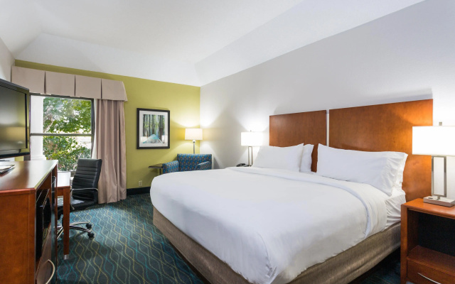 photo 2 of Holiday Inn Express Hotel & Suites Wilmington-University Ctr by IHG