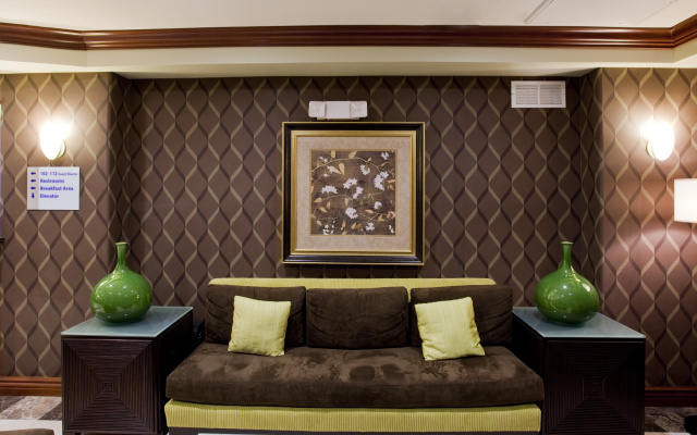 photo 2 of Holiday Inn Express & Suites Woodland Hills by IHG