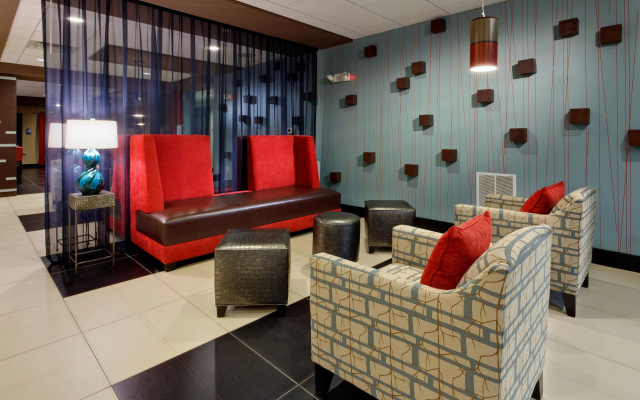 photo 2 of Holiday Inn Express Hotel & Suites York NE - Market by IHG