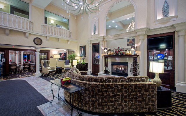 photo 2 of Holiday Inn Express & Suites Youngstown N (Warren/Niles) by IHG