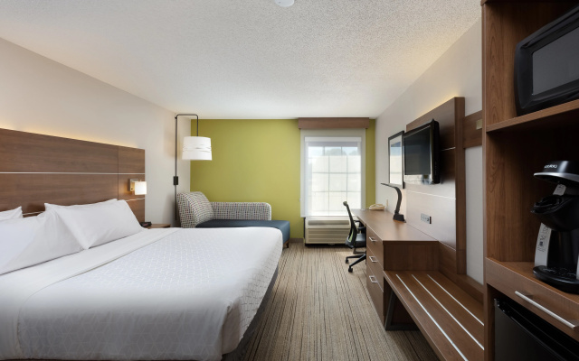 photo 3 of Holiday Inn Express Hotel & Suites Milton East I-10