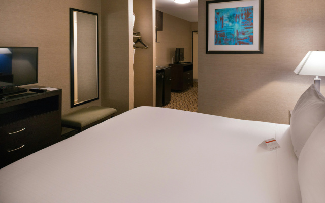 photo 5 of Holiday Inn Express & Suites Pasadena - Los Angeles by IHG