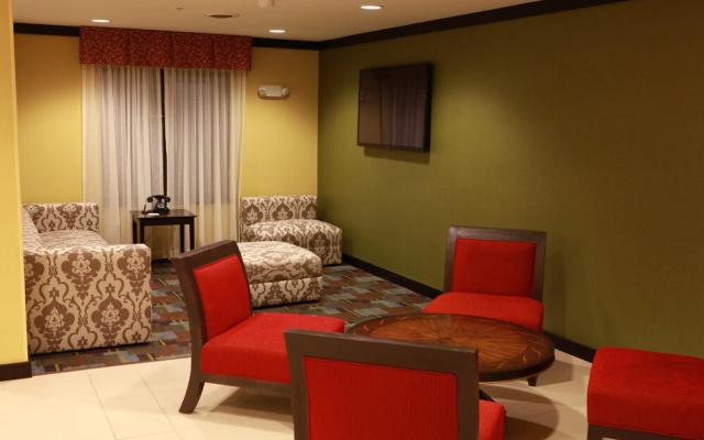 photo 5 of Holiday Inn Express Detroit North - Troy