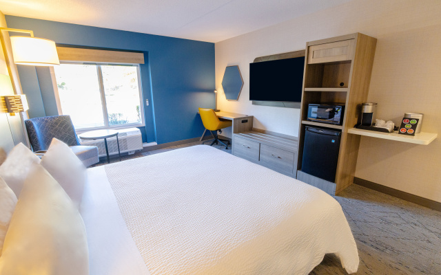 photo 3 of Holiday Inn Express Hotel of Neptune by IHG