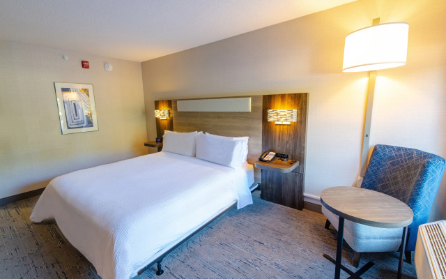 photo 4 of Holiday Inn Express Hotel of Neptune by IHG
