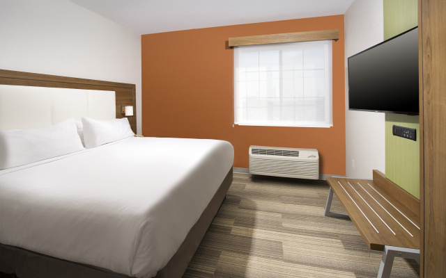 photo 3 of Holiday Inn Express & Suites San Antonio-Dtwn Market Area by IHG