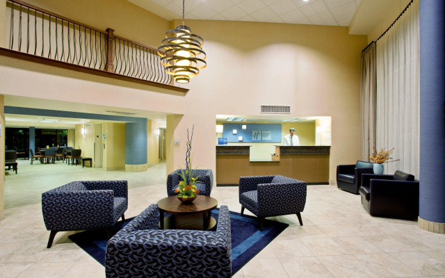 photo 2 of Holiday Inn Express Scottsdale North by IHG
