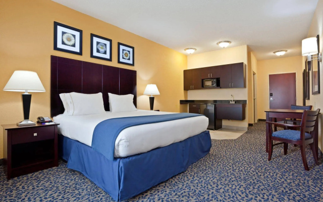 photo 4 of Holiday Inn Express Hotel and Suites Akron South-Airport Area