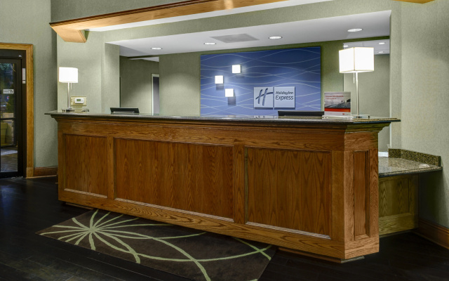 photo 3 of Holiday Inn Express & Suites Atlanta Buckhead by IHG