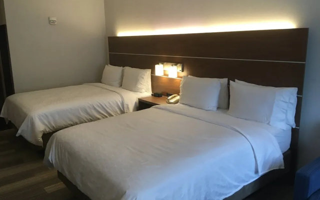 photo 3 of Holiday Inn Express Hotel & Suites Bethlehem Airport/Allentown area