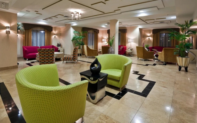 photo 2 of Holiday Inn Express & Suites Birmingham - Inverness 280