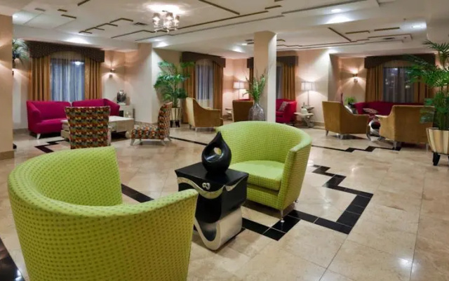 photo 2 of Holiday Inn Express & Suites Birmingham - Inverness 280