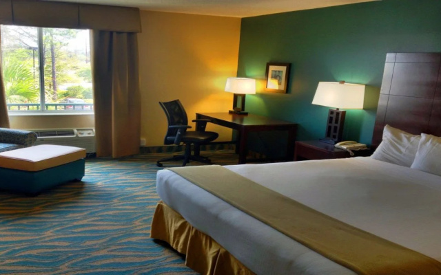 photo 5 of Holiday Inn Express Hotel & Suites Bluffton @ Hilt