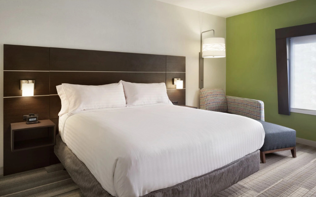 photo 4 of Holiday Inn Express Hotel & Suites Canton by IHG