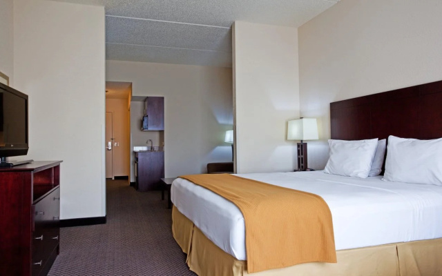 photo 4 of Holiday Inn Express & Suites Chicago West-O'Hare A