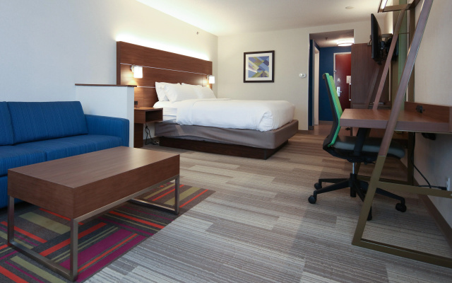 photo 2 of Holiday Inn Express Hotel & Suites Cincinnati Se Newport by IHG