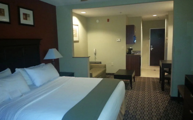 photo 5 of Holiday Inn Express & Suites Clinton