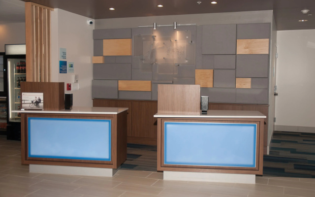 photo 3 of Holiday Inn Express & Suites Decatur by IHG