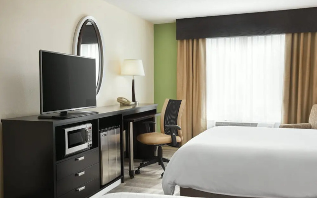 photo 3 of Holiday Inn Express & Suites I-26 & US 29 at Westgate Mall