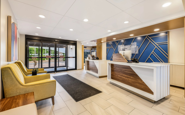 photo 2 of Holiday Inn Express & Suites Minneapolis – West End by IHG