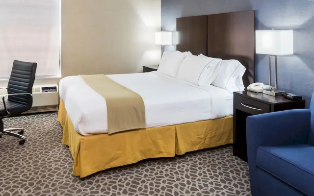 photo 3 of Holiday Inn Express Hotel & Suites Mt. Holly, An Ihg Hotel