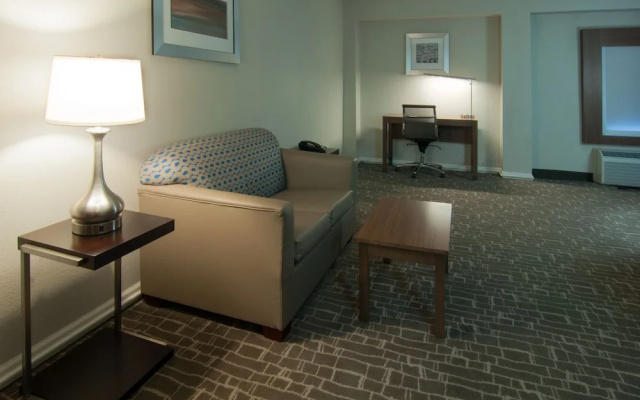 photo 2 of Holiday Inn Express & Suites Nashville I-40 & I- 24