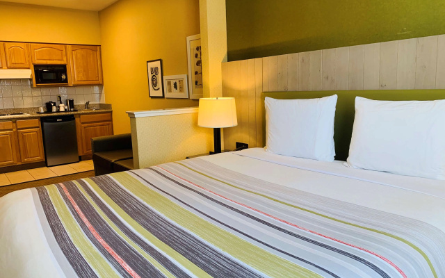 photo 3 of Country Inn & Suites by Radisson, San Jose International Airport, CA