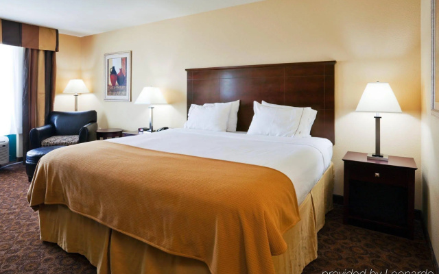 photo 3 of Holiday Inn Express Selma