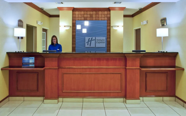 photo 2 of Holiday Inn Express Hotel & Suites St. Petersburg North (I-275)