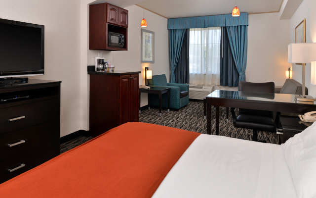 photo 3 of Holiday Inn Express & Suites Tacoma South - Lakewood by IHG