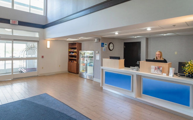 photo 2 of Holiday Inn Express Houghton-Keweenaw by IHG