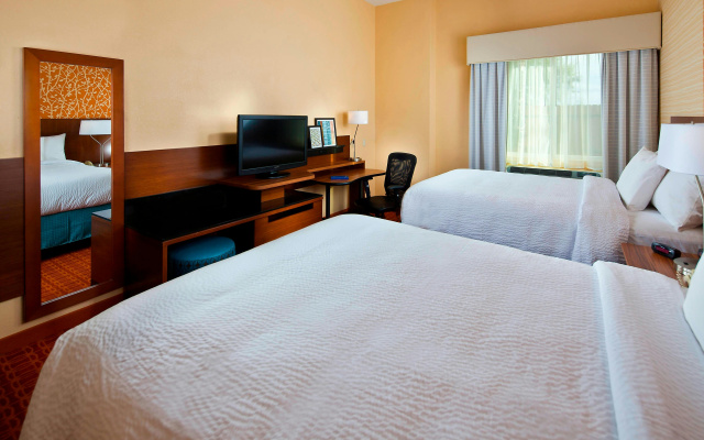 photo 4 of Fairfield Inn & Suites by Marriott Houston Hobby Airport.