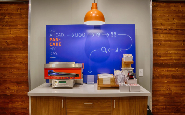 photo 3 of Holiday Inn Express Houston - Galleria Area by IHG