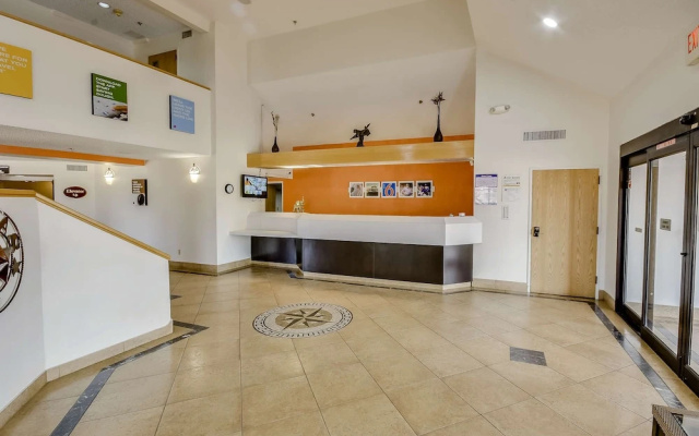 photo 2 of Holiday Inn Express Houston-i-10 W